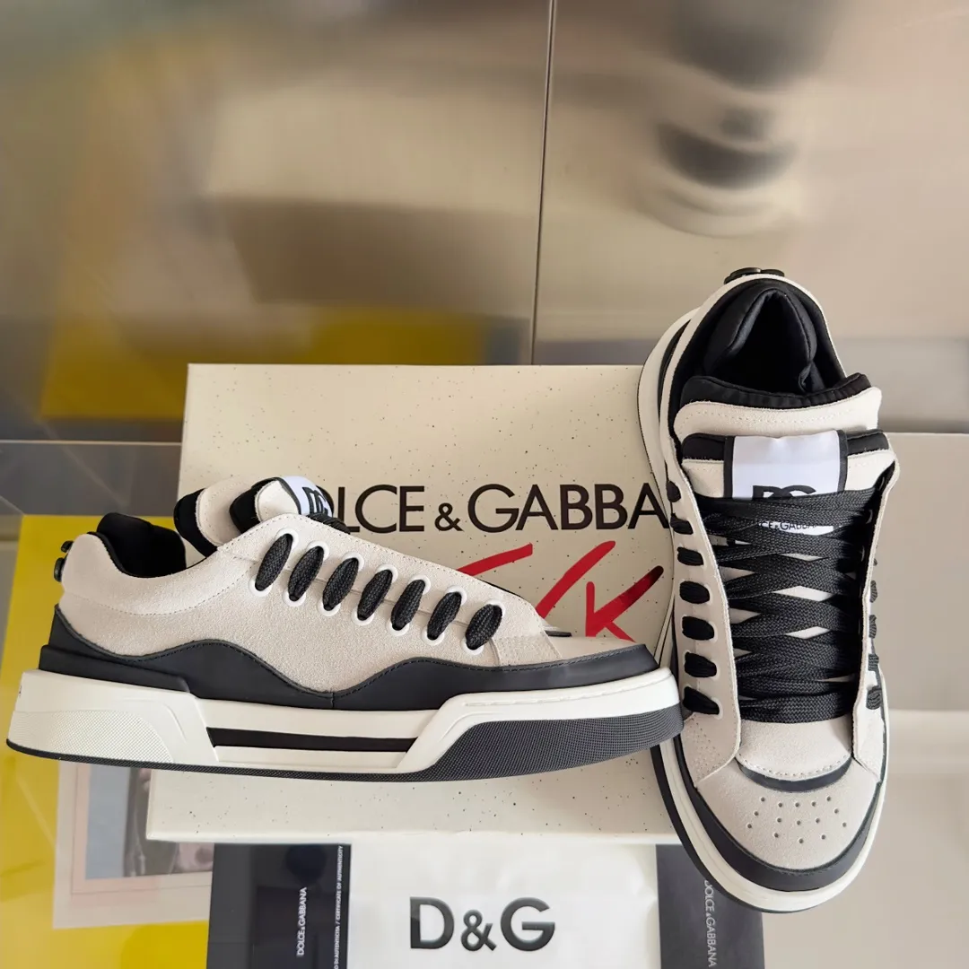 Factory price: 458💰D&G's latest Cushion series casual sports shoes, dad shoes, running shoes, original purchase and development, production, handmade, but always looking to the future. The new Cushion sneakers feature a two-tone suede upper accented by a mesh contrasting printed DG cross logo on the side. The lightweight, grippy rubber outsole adopts an innovative design to provide excellent performance, and the jacquard label adds timeless style. Exquisite packaging at the delivery counter🛍📦 ▪️ Fabric: Original custom-made first-layer cowhide ▪️ Lining: Original custom-made breathable towel lining ▪️ Sole: Original open-molded rubber material ▪️ Bottom thickness: 3.5CM ▪️ Size: Men's 38-45